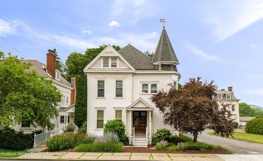 437 E Allen Street, Hudson