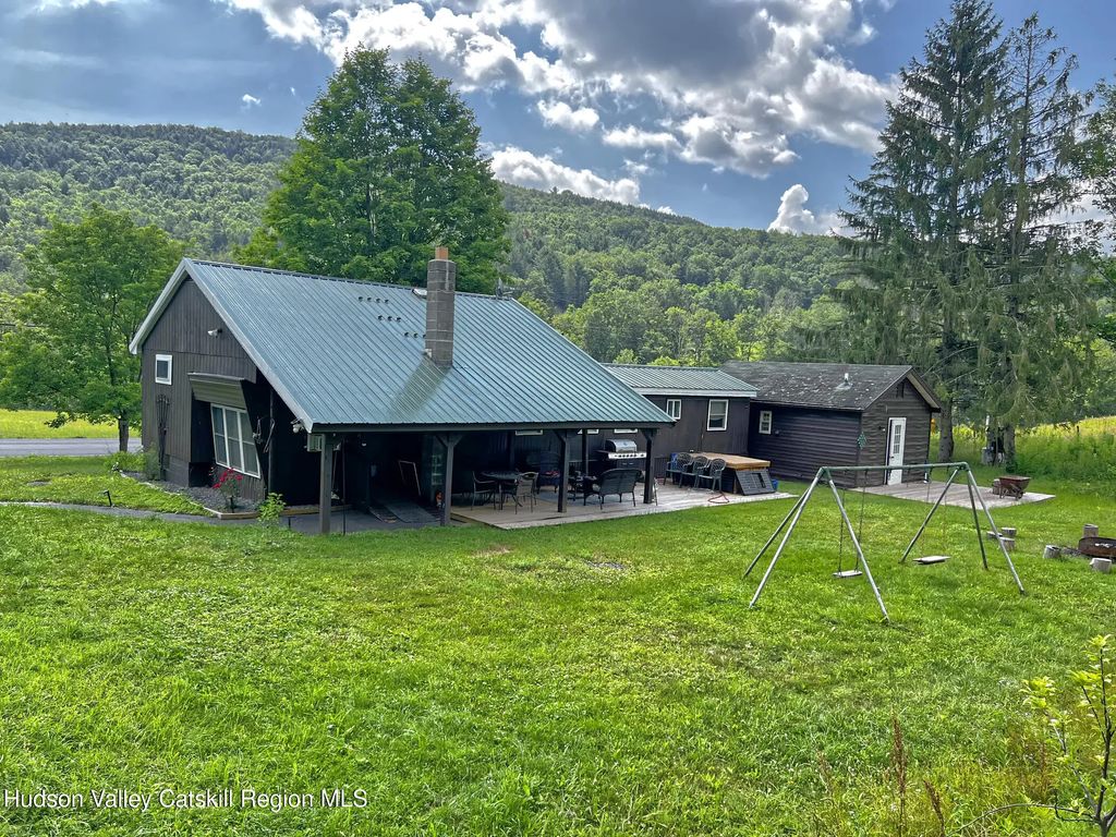 513 County Road 17, Jewett