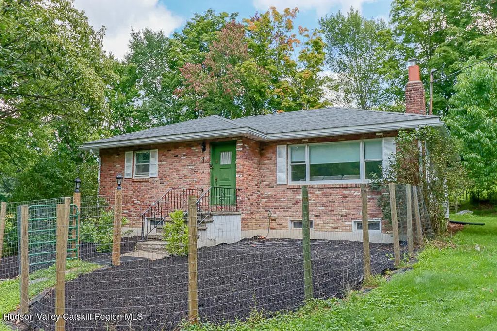 2456 County Route 9, East Chatham