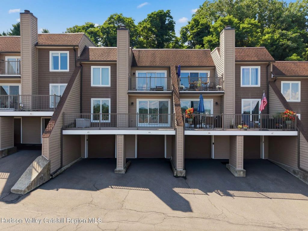 44 Riverview Condos, Port Ewen