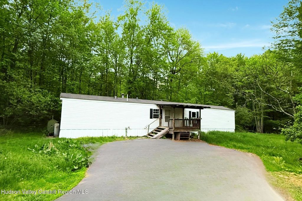 93 Wynkoop Drive, Kerhonkson