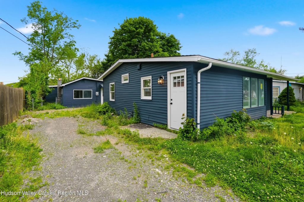 36 Country Club Drive, Mount Marion