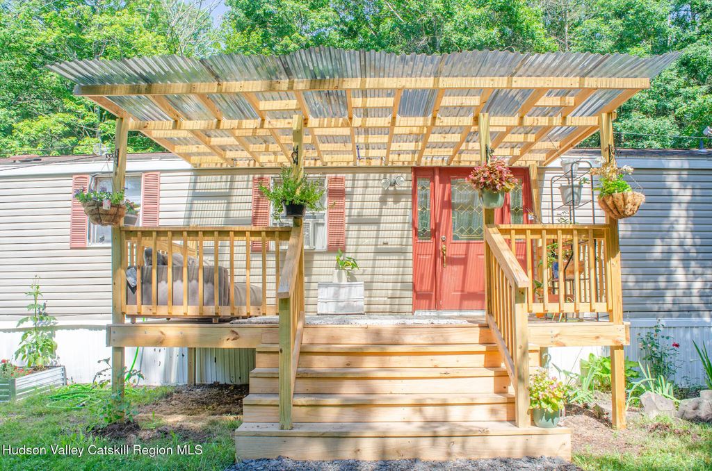 1 Sawmill Road, Saugerties