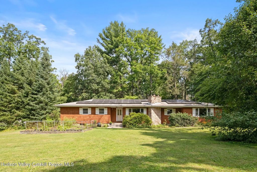 4 Hemlock Lane, Hyde Park