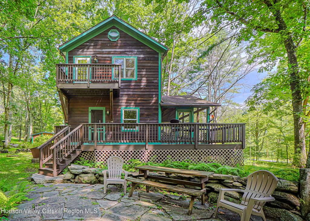 345 Dug Road, Accord