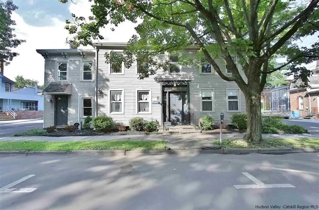 231 Clinton Avenue, Kingston