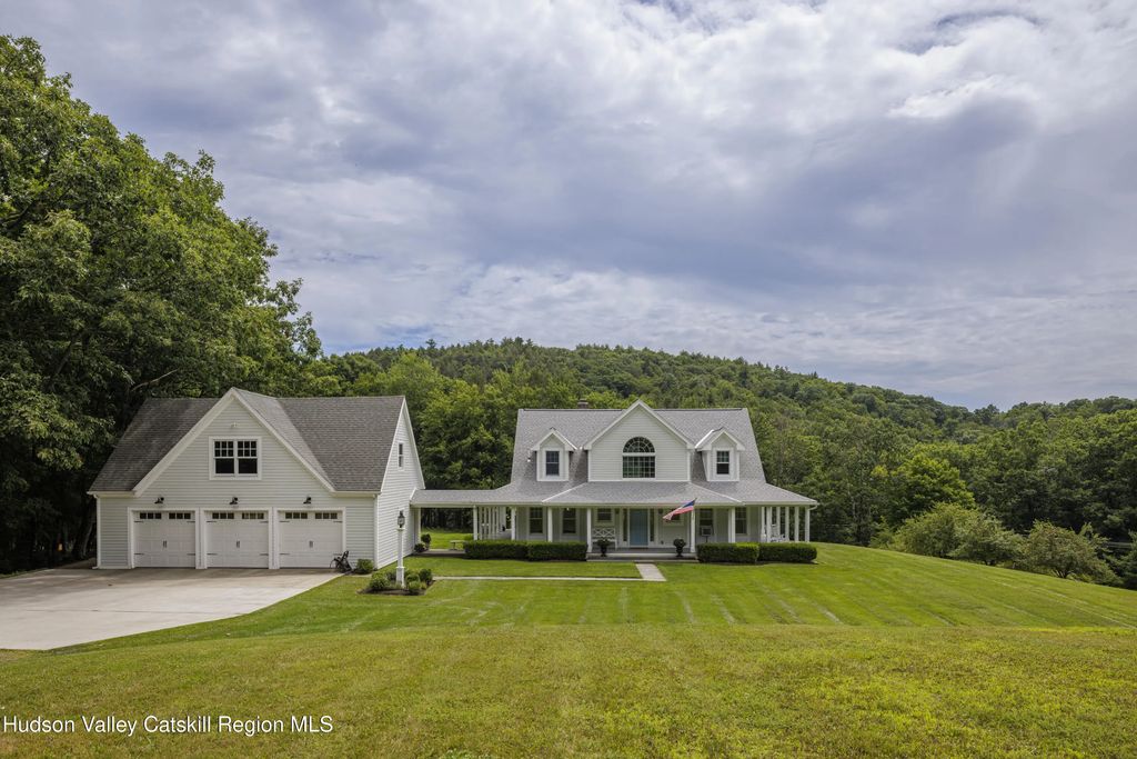 56 Big Woods Road, Spencertown