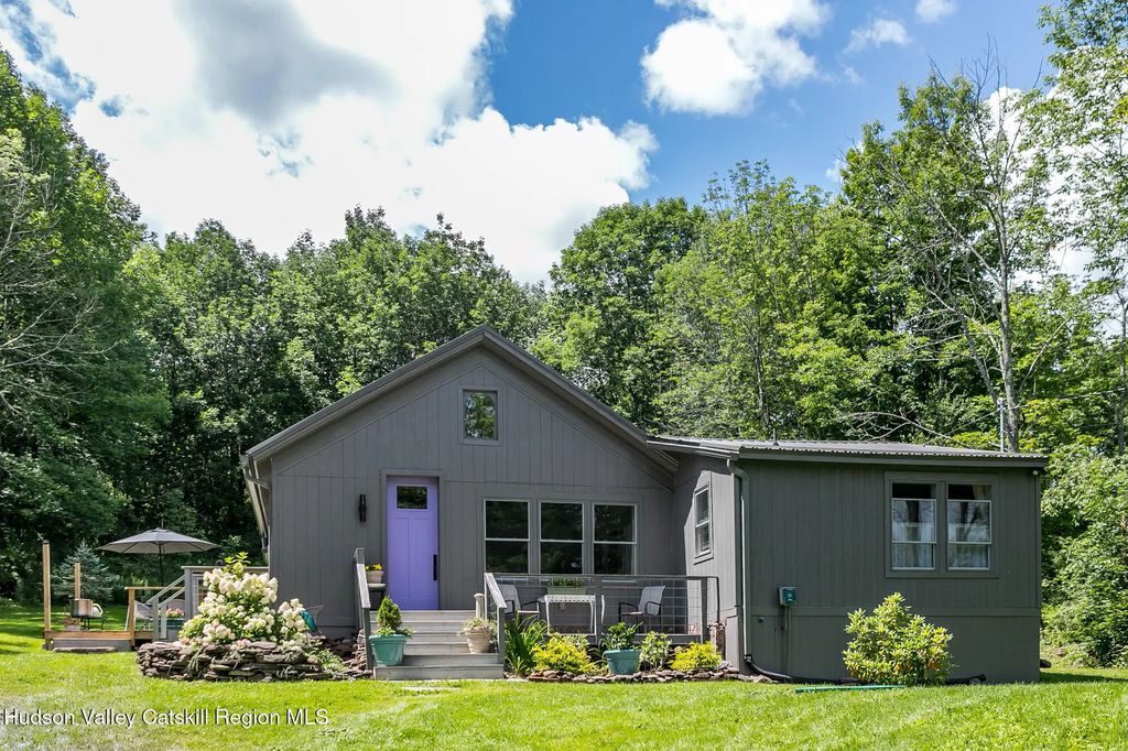1689 Hard Scrabble Road, Roxbury