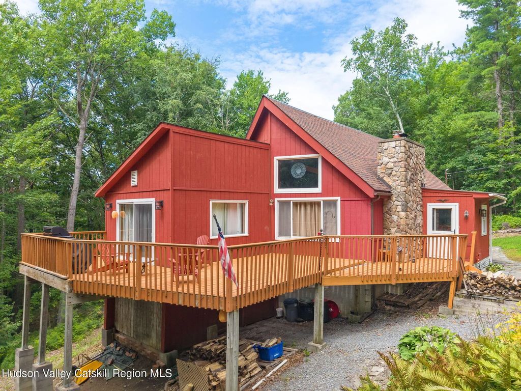 567 Cotton Hill Road, Middleburgh