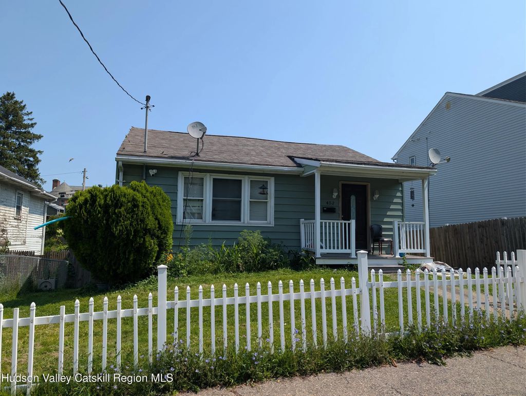 452 Columbia Street, Hudson