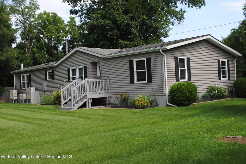 875 Neighborhood Road, Lake Katrine
