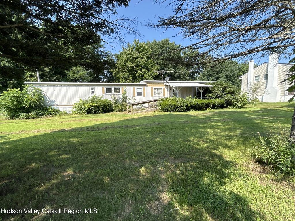 7 Woodside Street, Pine Plains