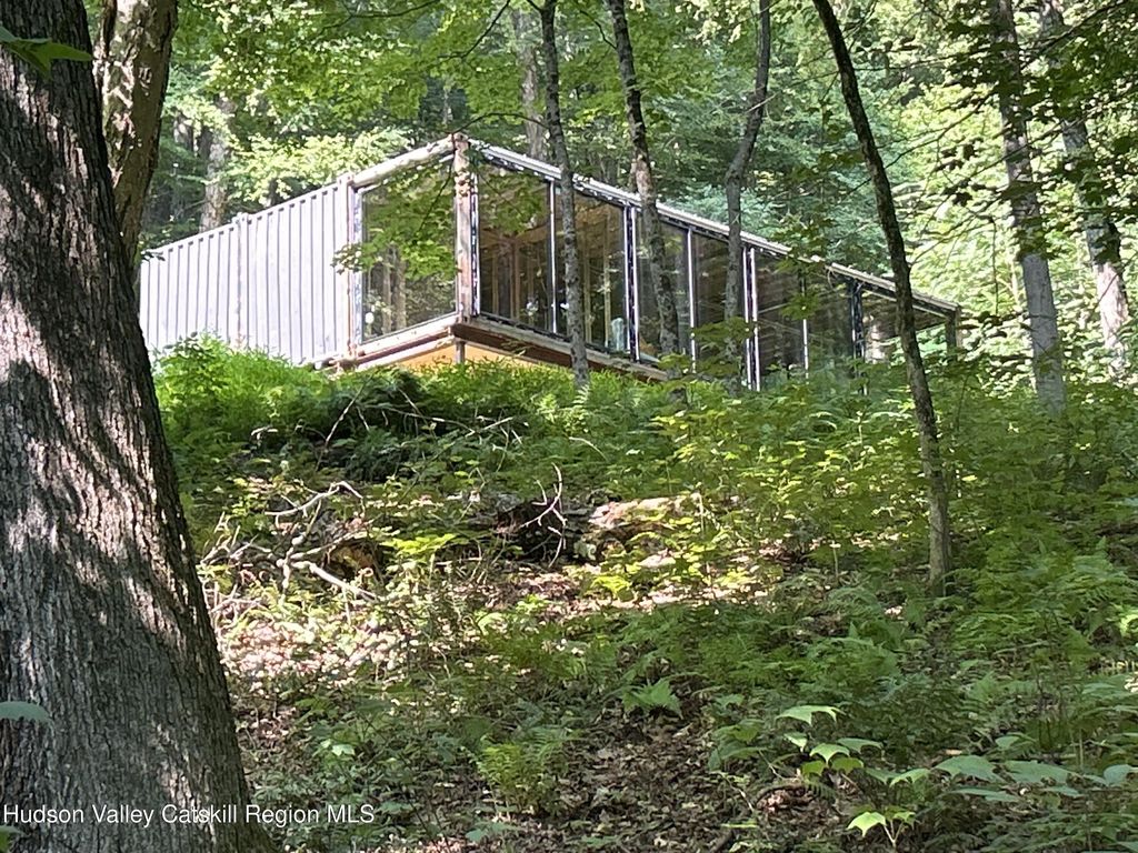 23 Reservoir Road, Millerton