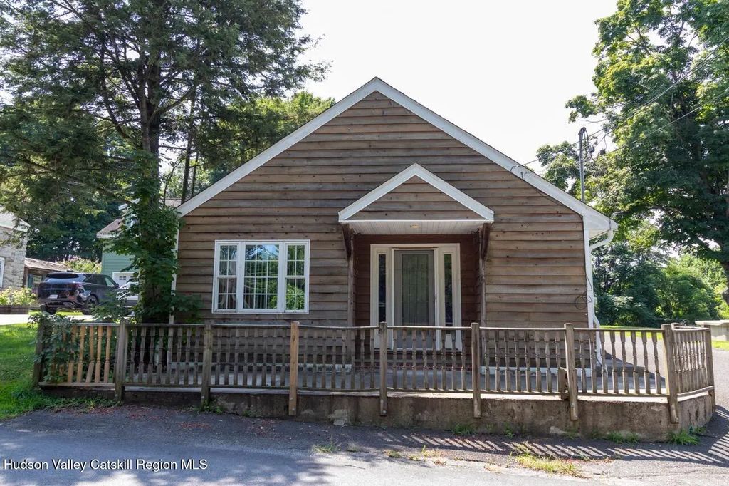 6 Myer Lane, Saugerties