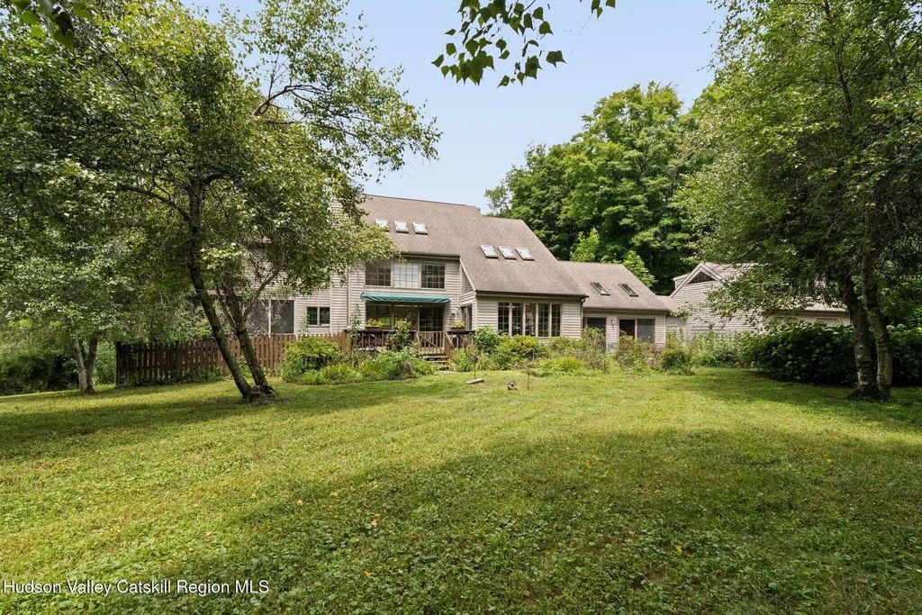 20 Hawksview Road, Accord