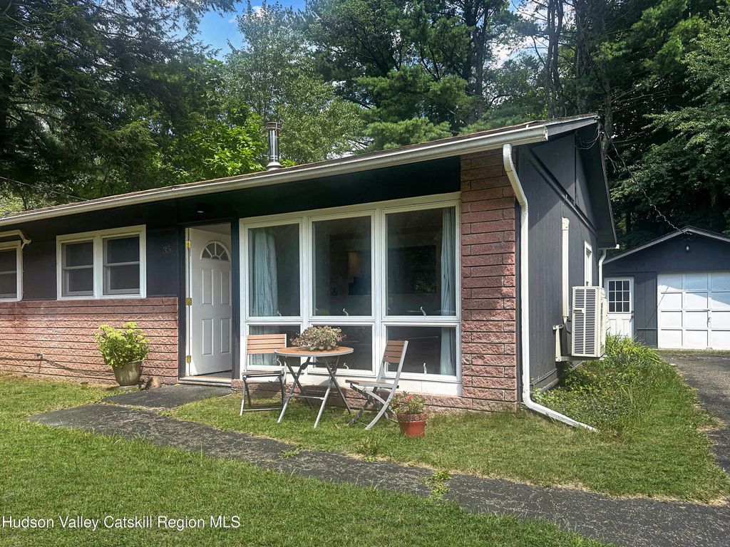 35 Overlook Drive, Woodstock