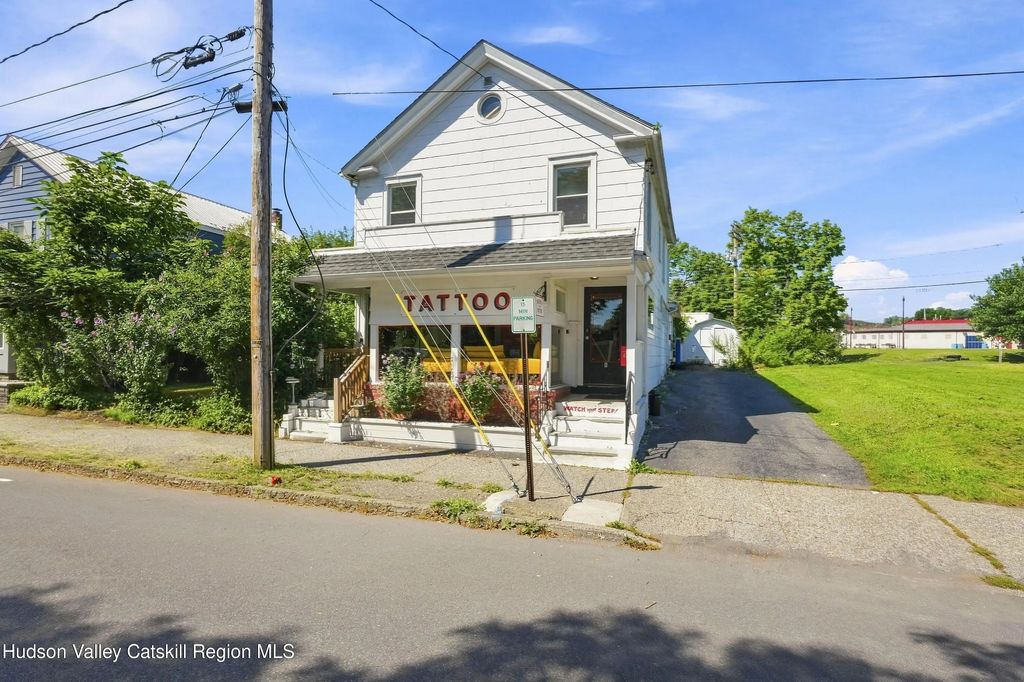 377 Washington Avenue, Kingston