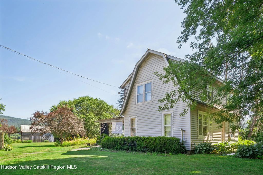 3742 New York 30, Middleburgh