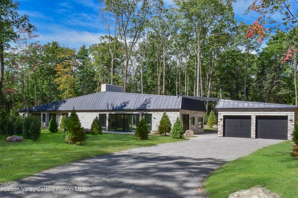 112 Mill Road, Stone Ridge