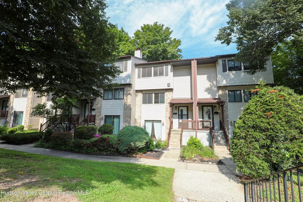 259 Village Court, Kingston