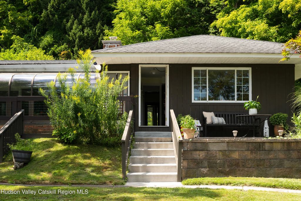 119 W Hunns Lake Road, Stanfordville