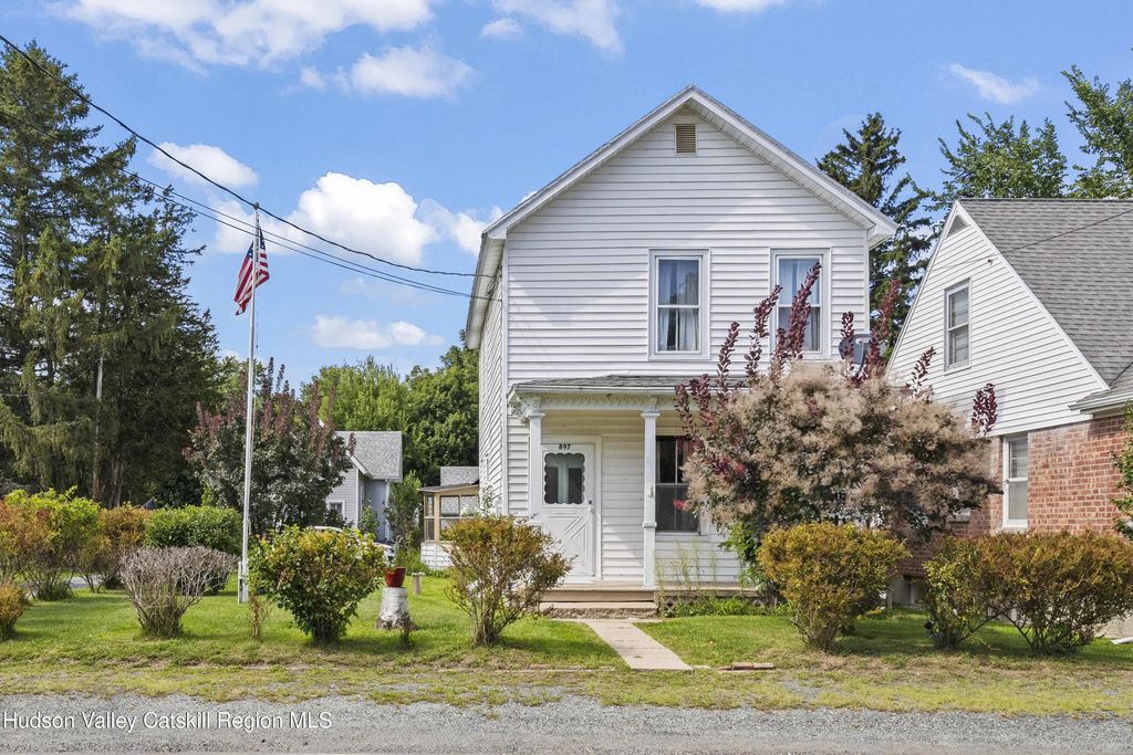897 County Road 25, Stuyvesant