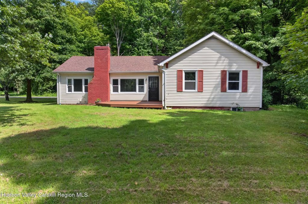33 Warren Myers Road, Saugerties
