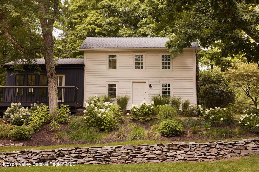 234 E Fallkill Road, Hyde Park