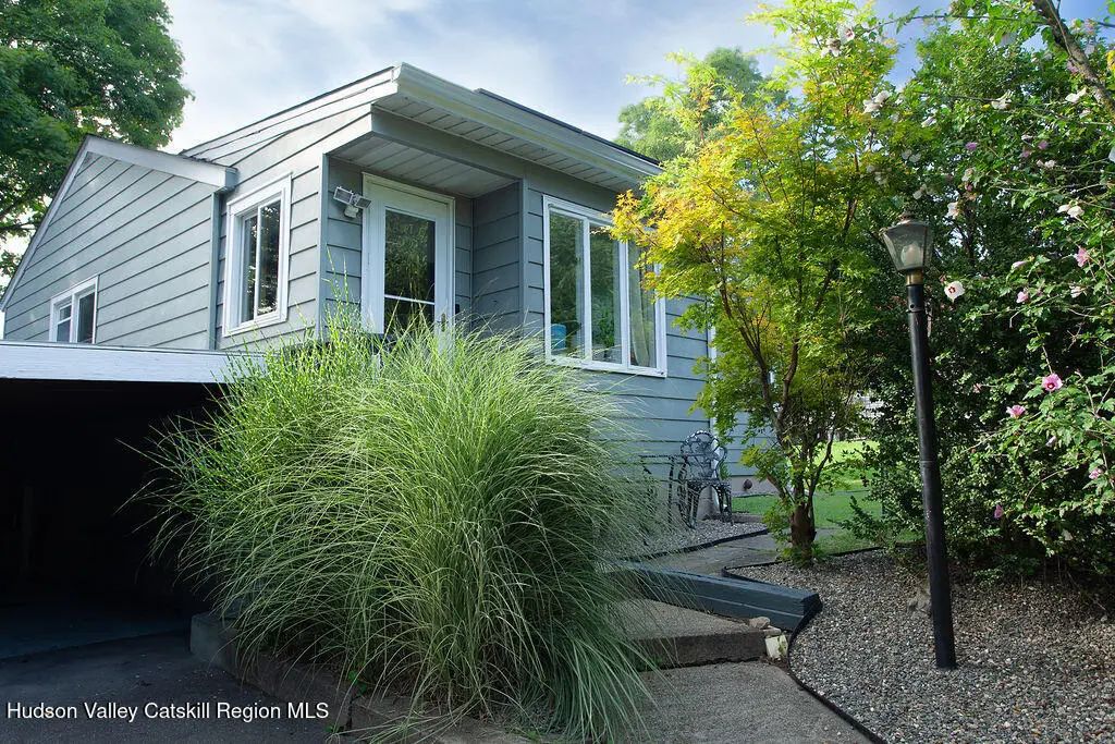 47 Saugerties Manor Road, Saugerties
