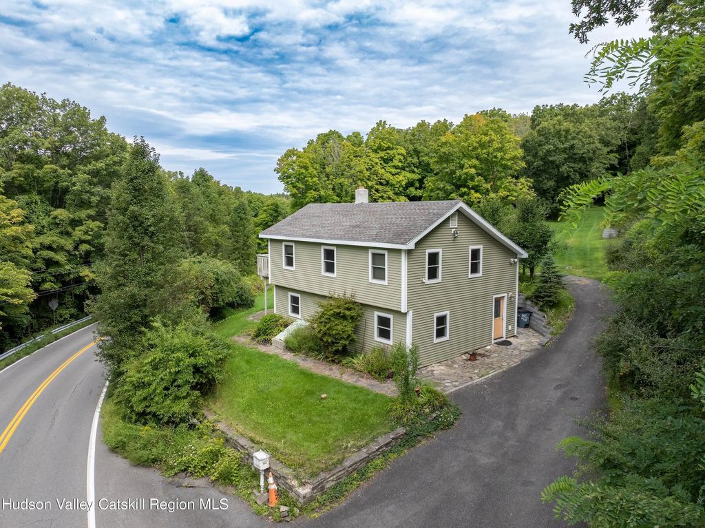 800 Old Post Road, New Paltz