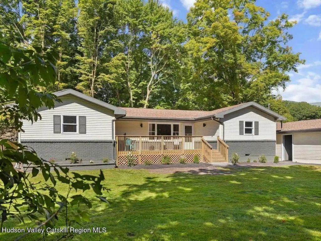 103 Park Place, Saugerties