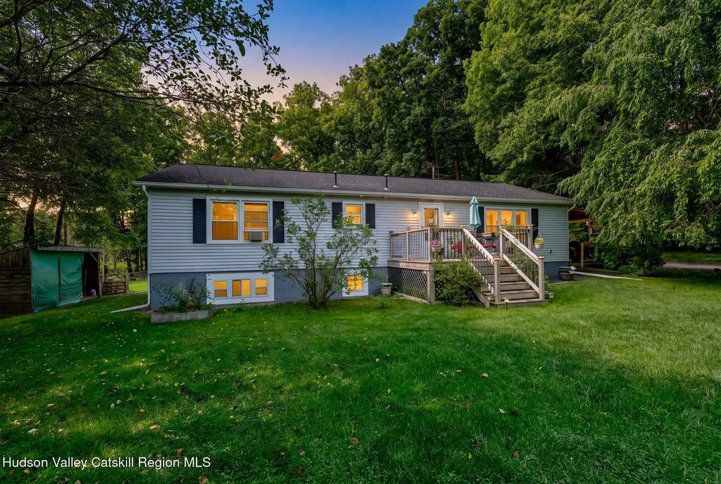 28 Buck Lane, Saugerties