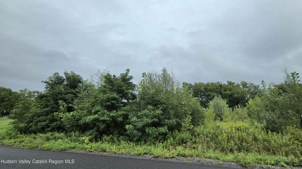 27 Broadway Road, Saugerties