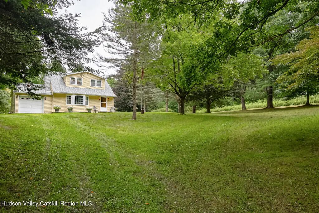 404 Schultz Hill Road, Pine Plains