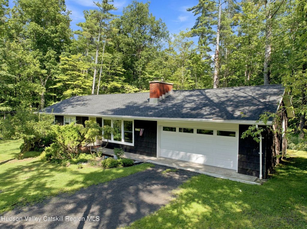 37 Country Club Lane, Woodstock