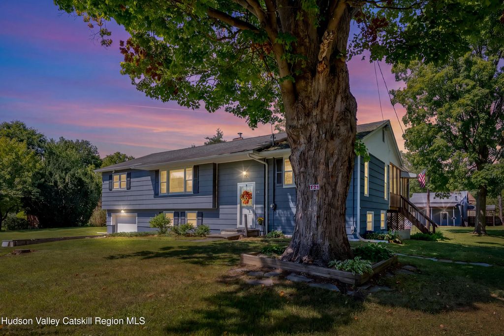 105 Orchard Street, Tillson
