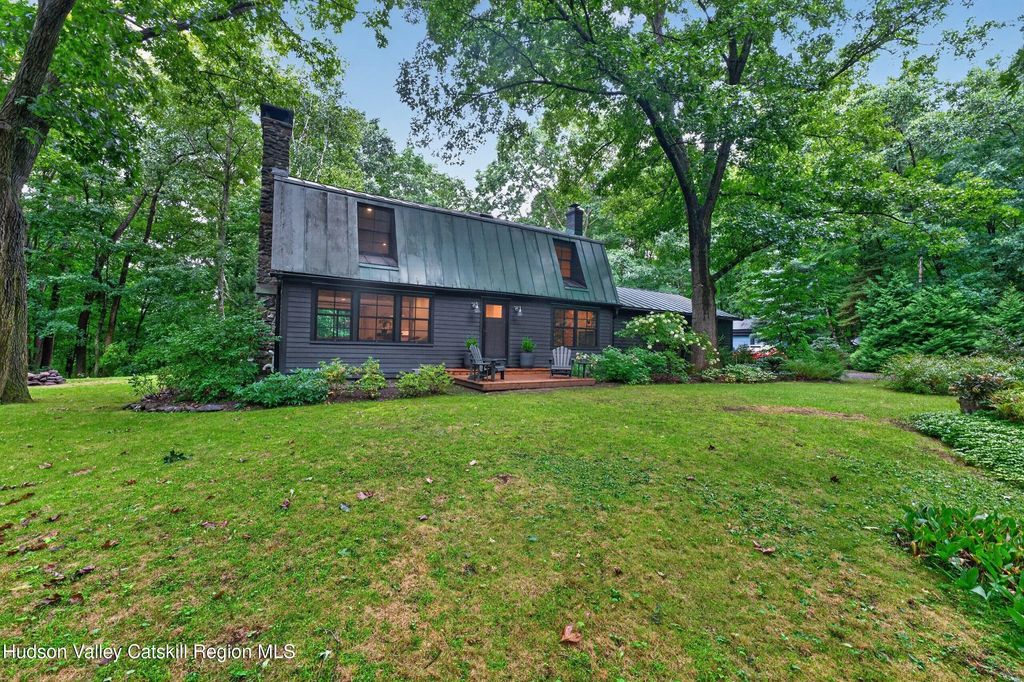 224 Under Mountain Road, Copake