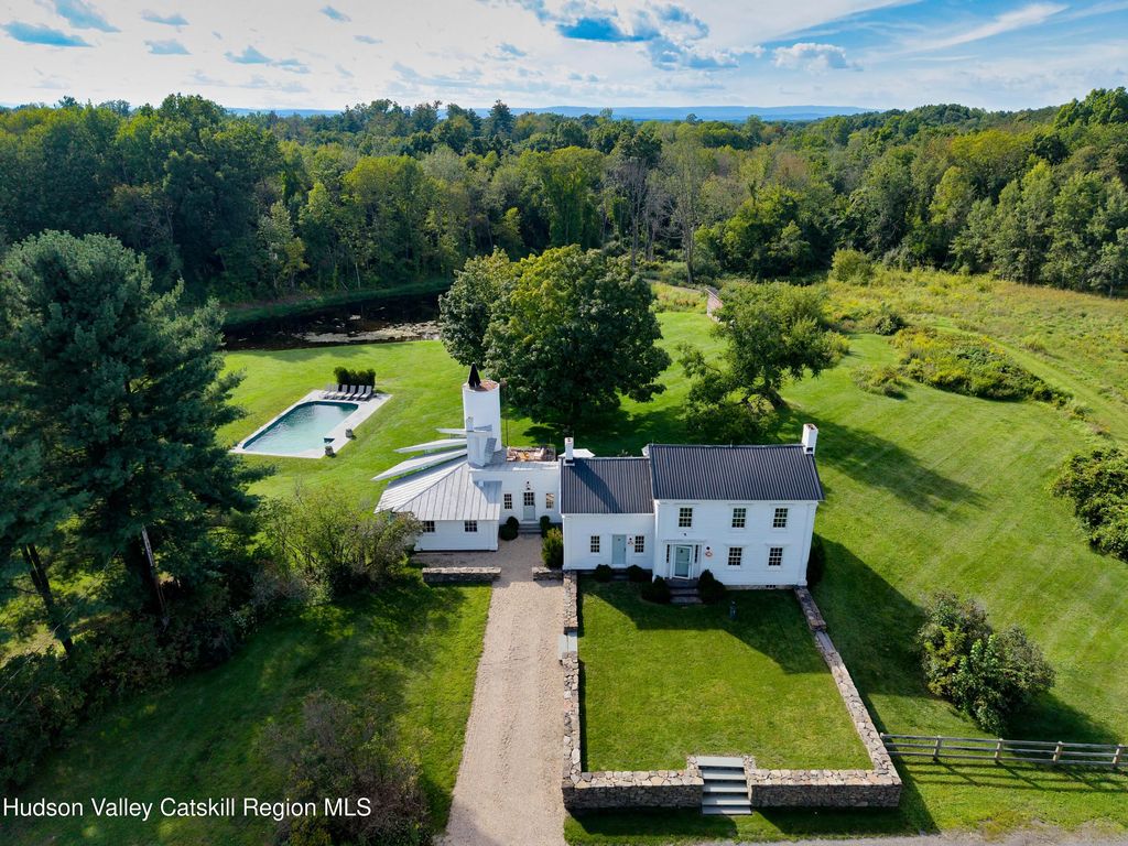 433 Rapp Road, Valatie
