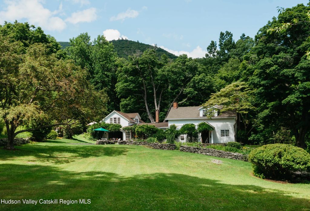 190 Lewis Hollow Road, Woodstock
