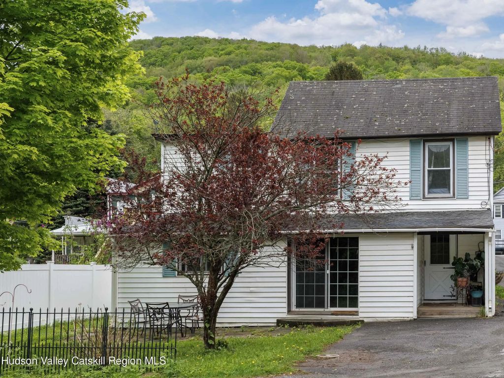 35 Elm Street, Pine Hill