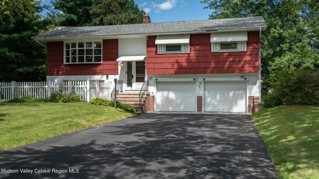 4 Orchard Drive, Kinderhook