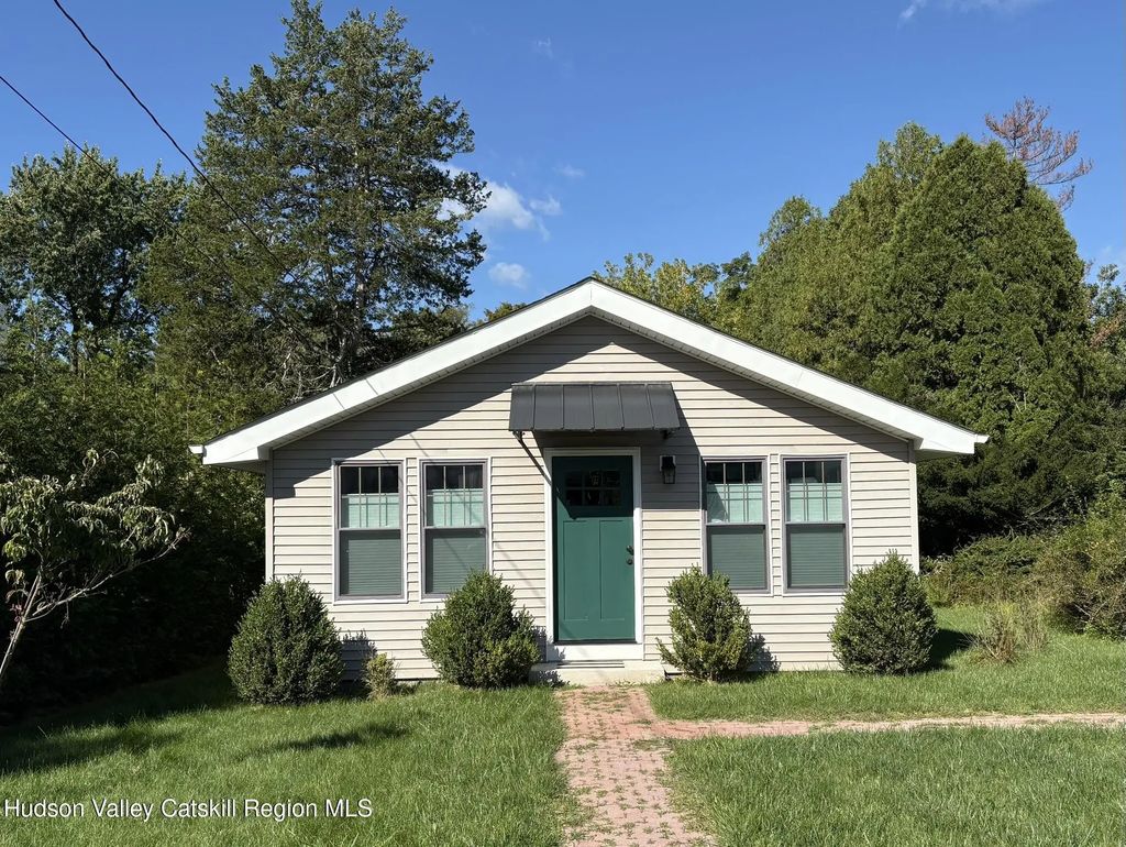 53 Rock City Road, Woodstock