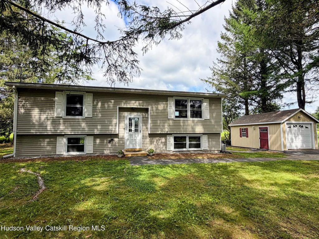 1015 Lakeview Road, Copake