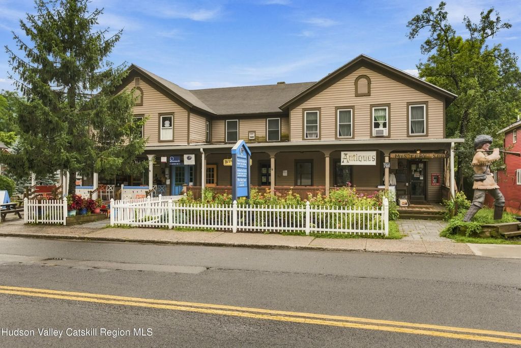 72-76 Main Street, Phoenicia