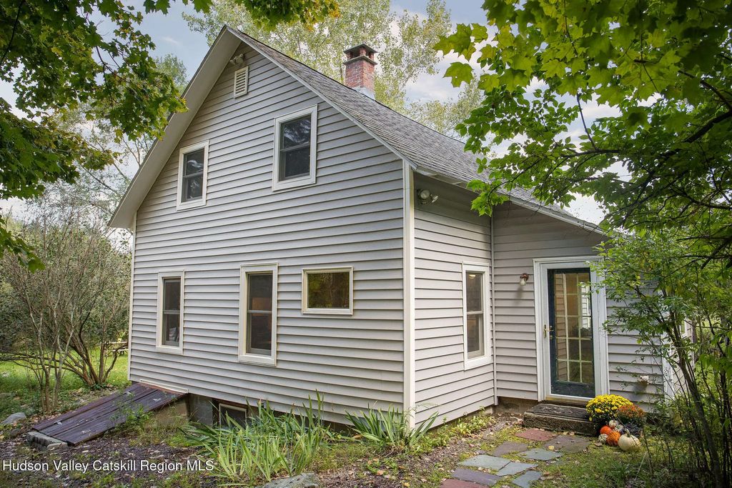 861 Snydertown Road, Craryville
