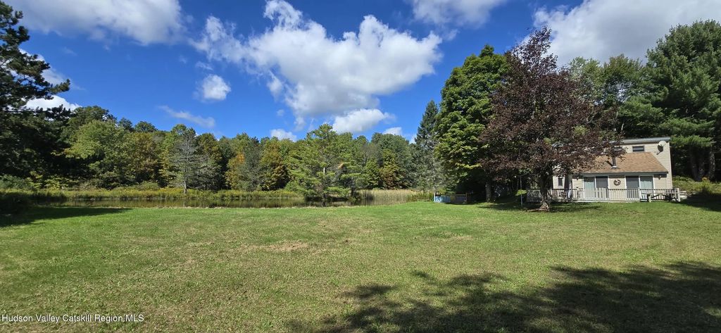 135 Mahogany Ridge, Stamford