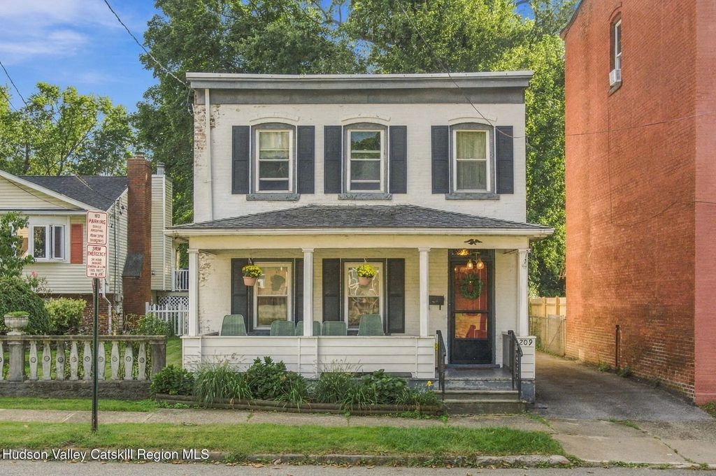 209 Gidney Avenue, Newburgh