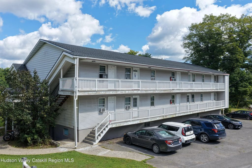 764-766 Mountain Avenue, Cairo