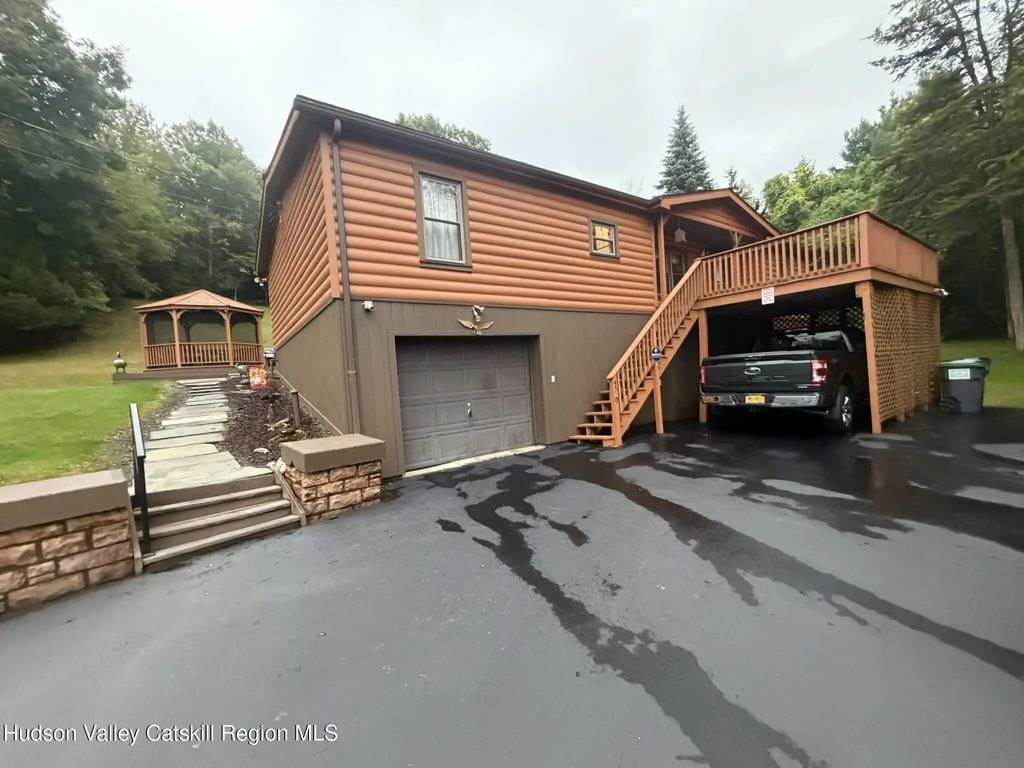 450 High Rock Road, West Coxsackie