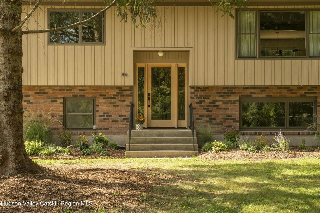 86 Pine Bush Road, Stone Ridge